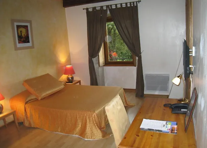 Hotell Du Vernay Charette (Isere)